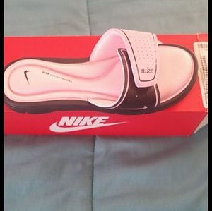 Nike women's Comfort slide